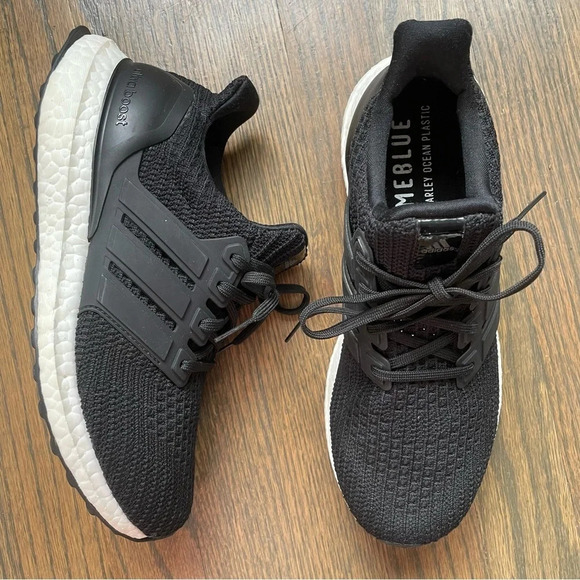 ADIDAS Ultra Boost DNA 4.0 in Core Black/Cloud White Men’s size 7 main image 6